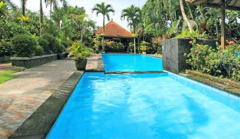 Dewa Bharata Bungalows Ubud Exterior photo